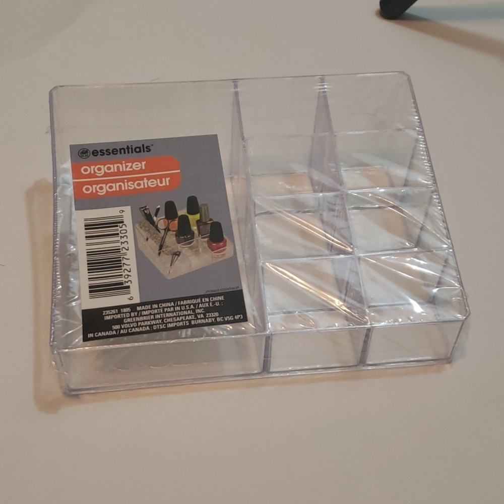π¦ NWT Acrylic Organizers Make-up Organizer π - Picture 2 of 5